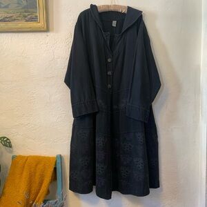 VTG BLUE FISH SZ 2 ORGANIC COTTON COAT DUSTER HEAVY LAGENLOOK FLORAL BLACK
